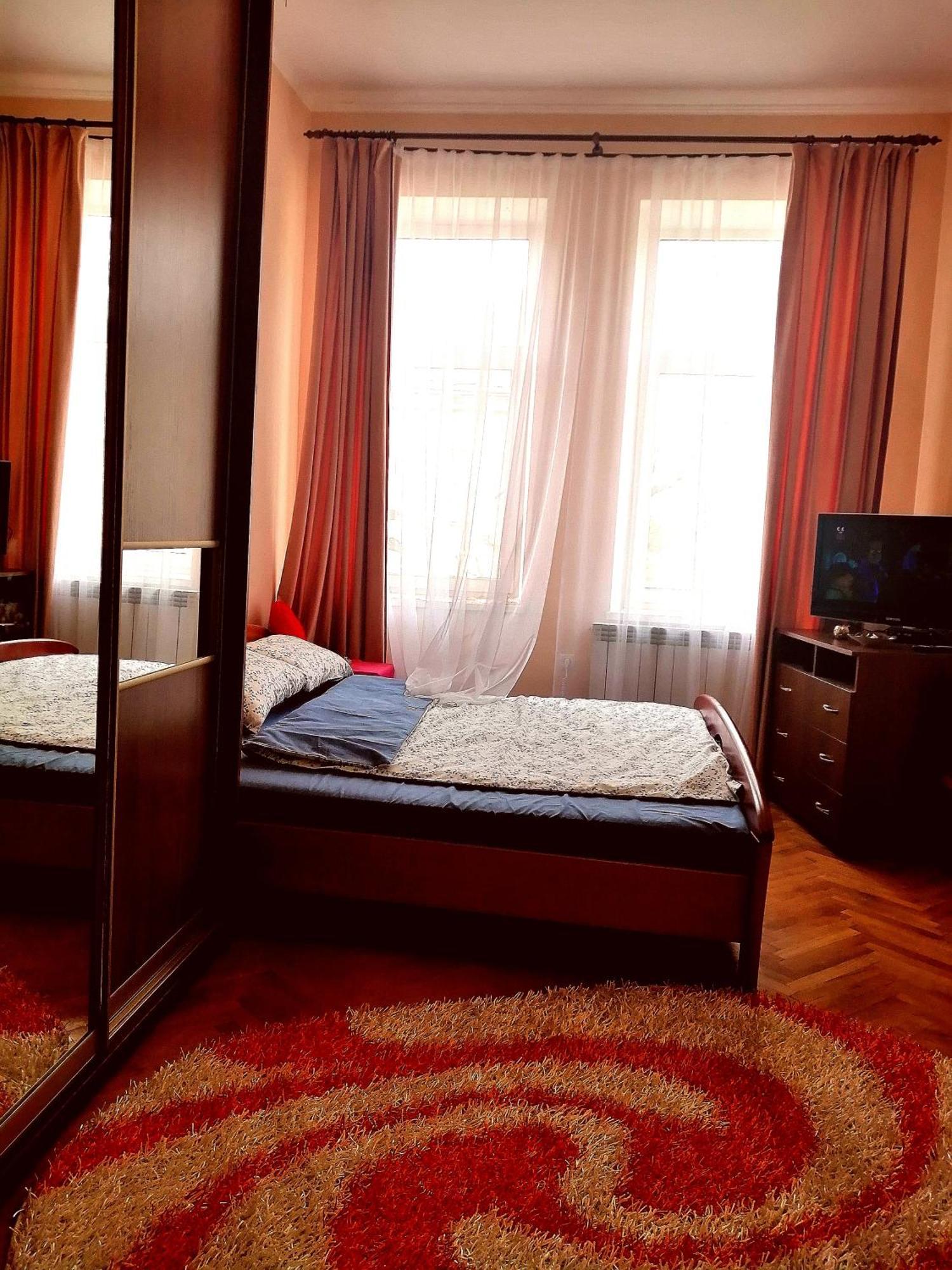 Flat On Sheptytskykh Apartment Lviv Exterior photo