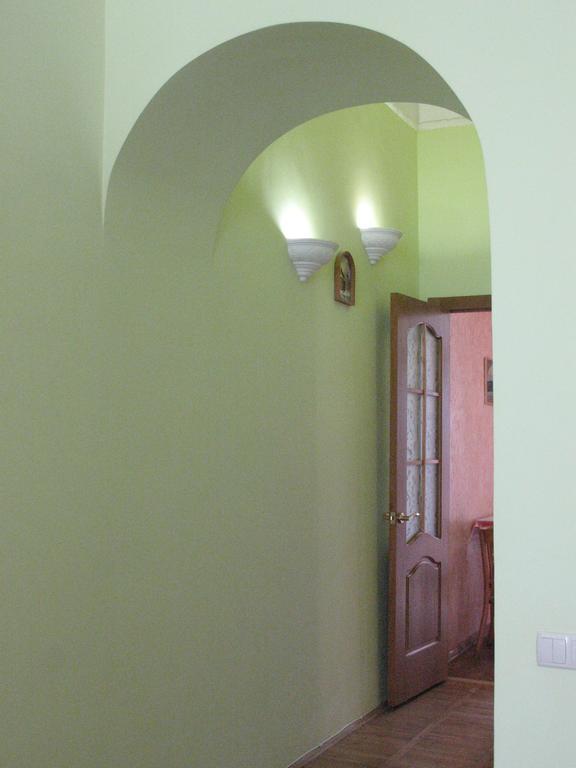 Flat On Sheptytskykh Apartment Lviv Exterior photo