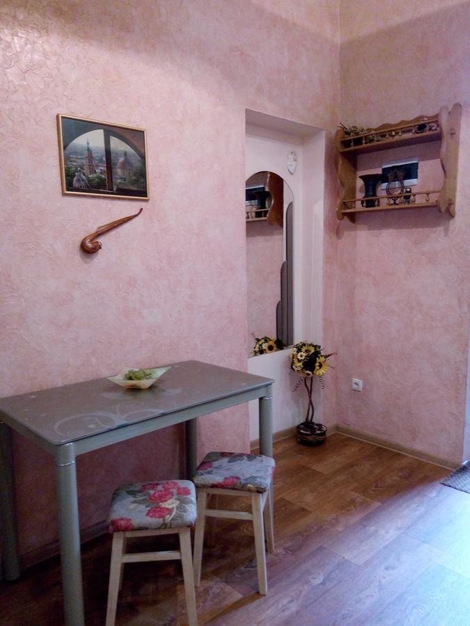 Flat On Sheptytskykh Apartment Lviv Exterior photo