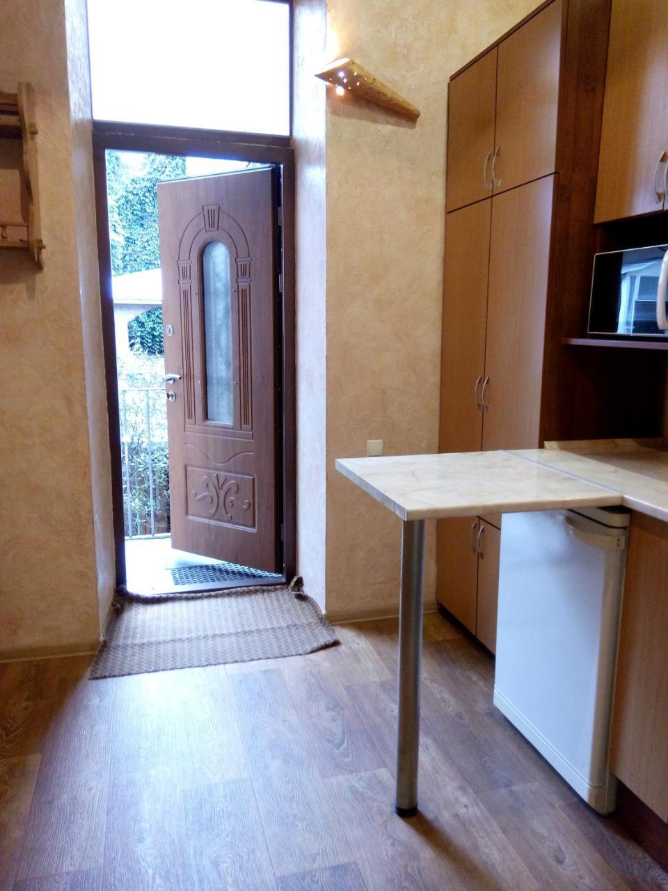 Flat On Sheptytskykh Apartment Lviv Exterior photo