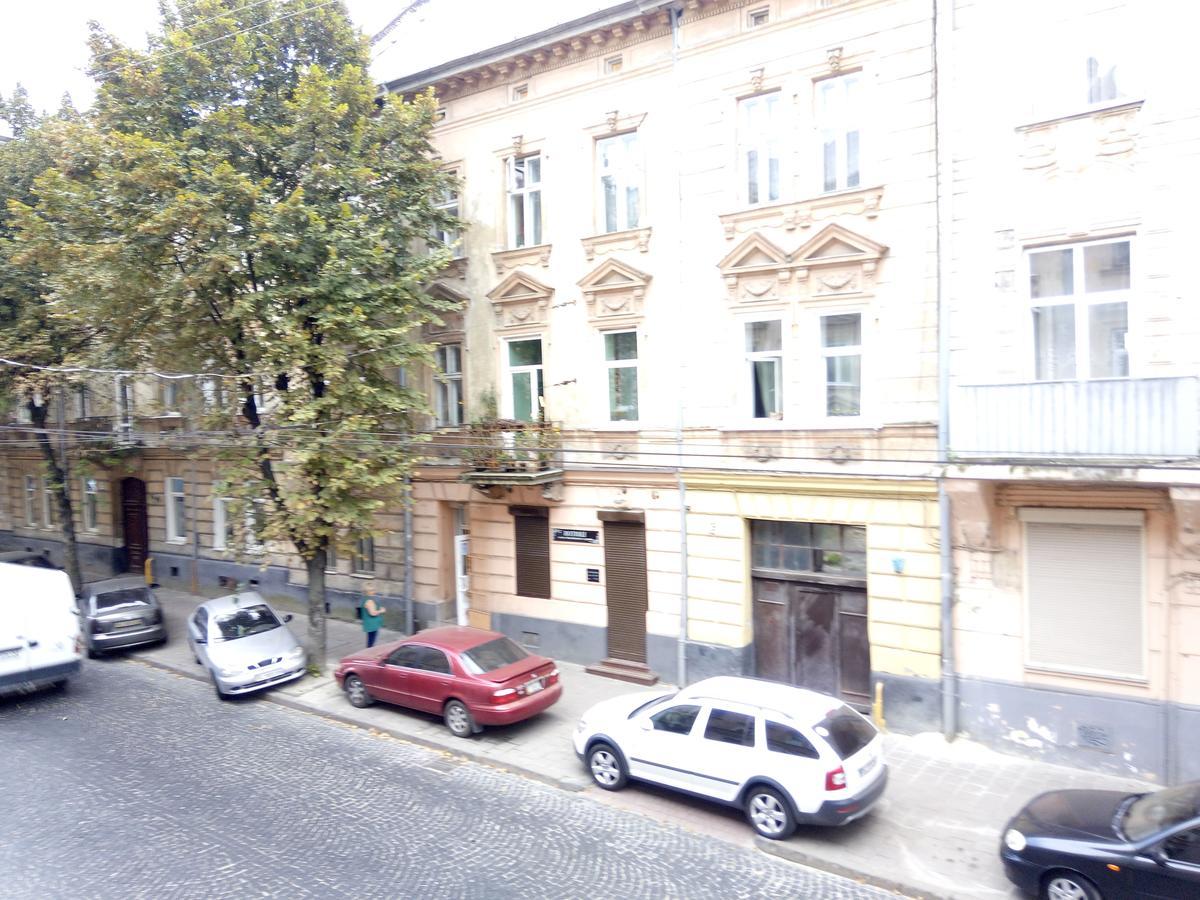 Flat On Sheptytskykh Apartment Lviv Exterior photo