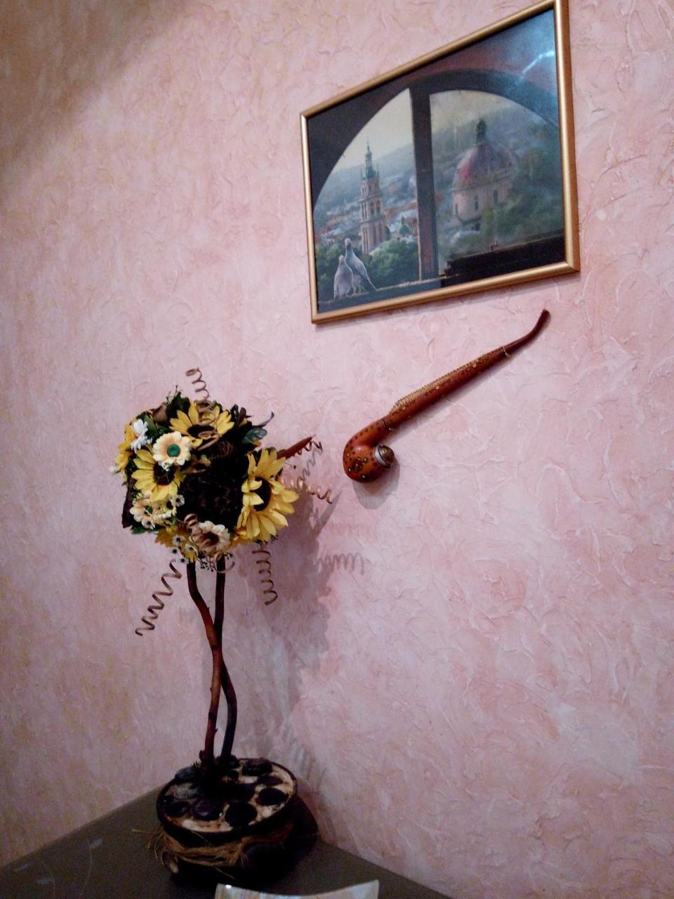 Flat On Sheptytskykh Apartment Lviv Exterior photo